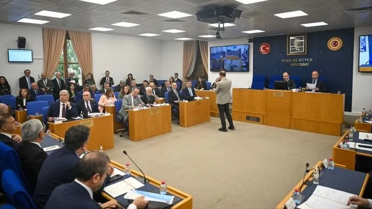 Une commission du Parlement turc entame l’examen d’un projet de loi sur la liquidation de fonds d’investissement