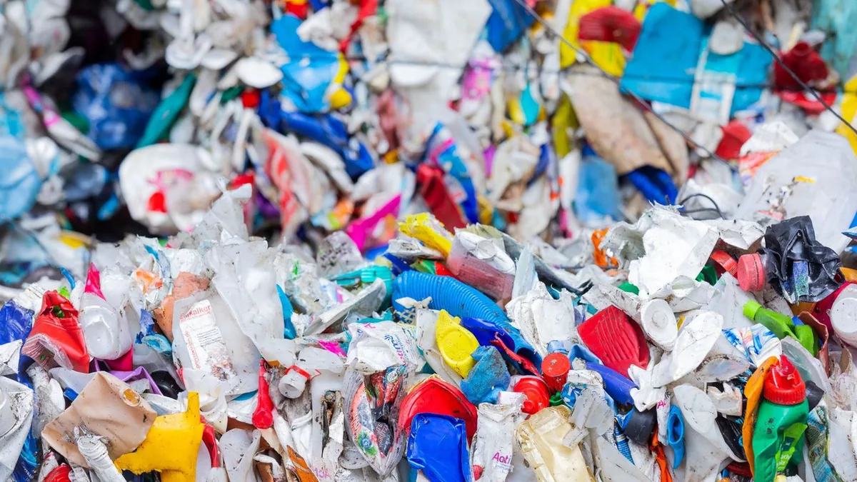 Le frazioni della coalizione propongono una nuova tassa sugli imballaggi in plastica