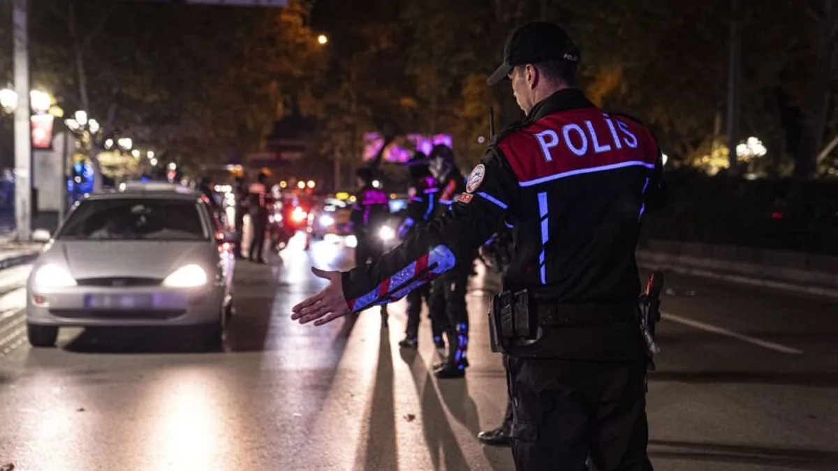 Politie voert veiligheids- en verkeerscontroles uit tijdens de OTS-top in Ankara