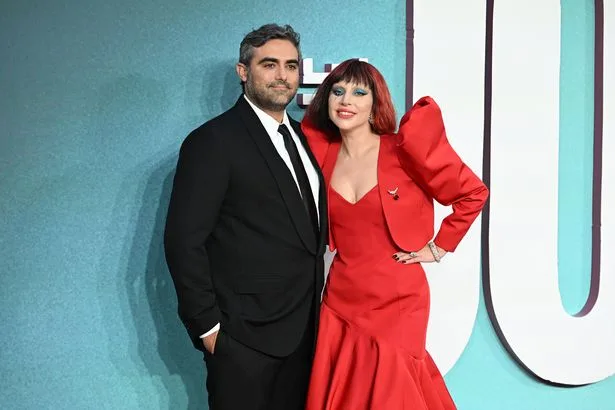 Lady Gaga begrüßt per Leihmutter eine Tochter, Name enthüllt