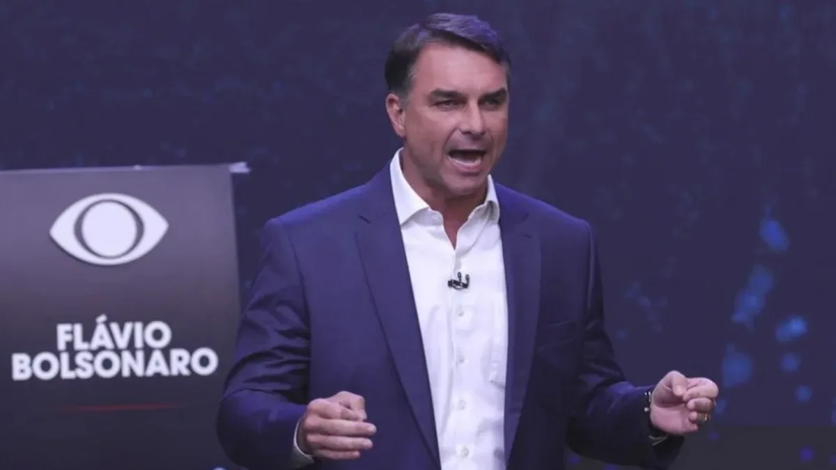 Flávio Bolsonaro sagt, Brasiliens Polizei habe ihn aufgefordert, seine Pässe abzugeben