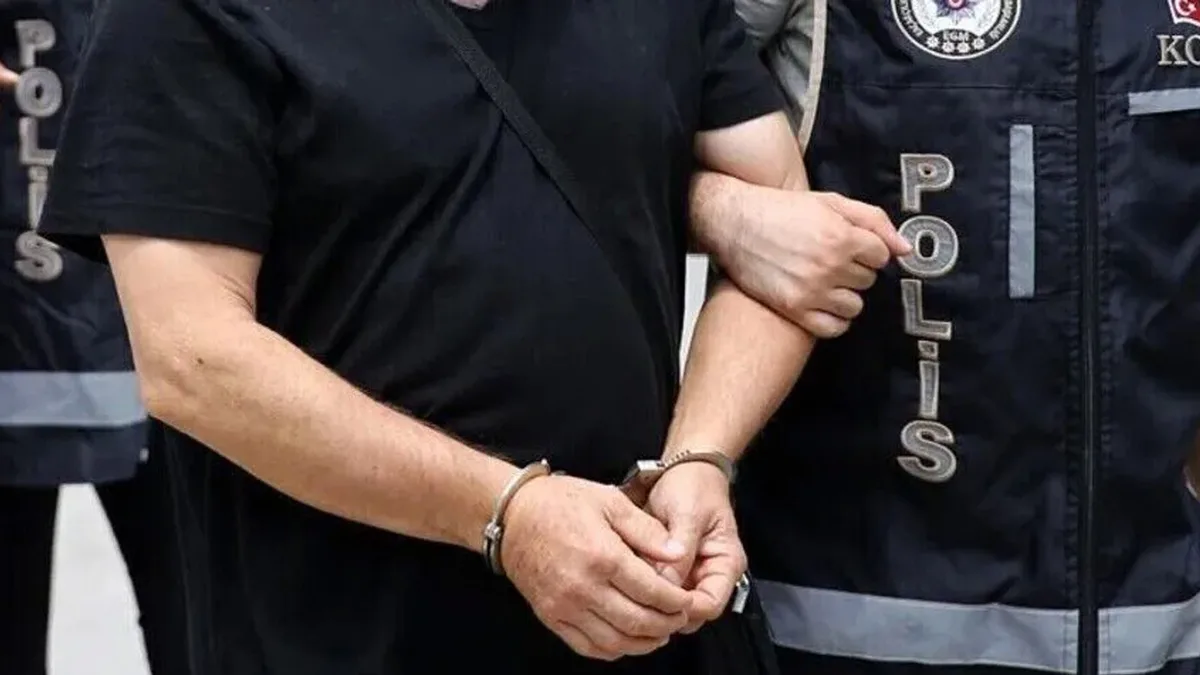 Sette sospetti arrestati nell'indagine sui fondi che coinvolge Özata Maritime e Destek Investment Bank