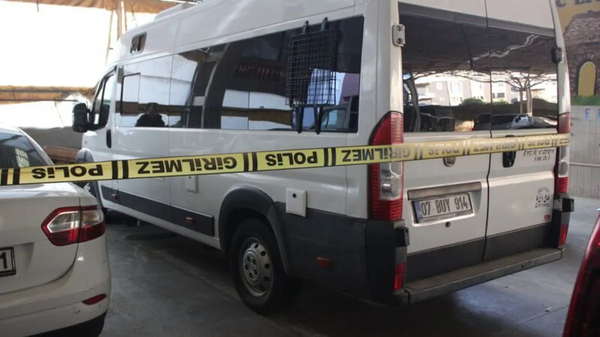 La polizia trova un fucile nascosto sotto un'auto a scuola ad Aydın, Turchia