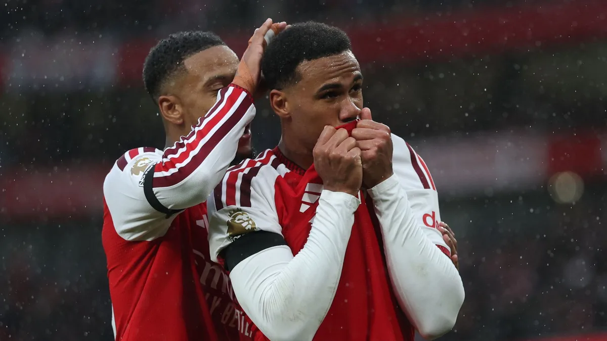 Arsenal Beat Everton 2-0 to Draw Level with Manchester City in Premier League