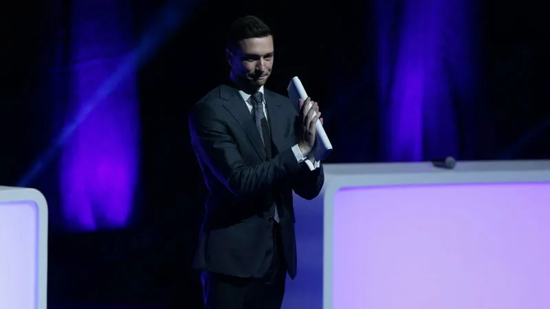 Jordan Bardella mit 98,98 Prozent der Stimmen als Präsident des Rassemblement National wiedergewählt