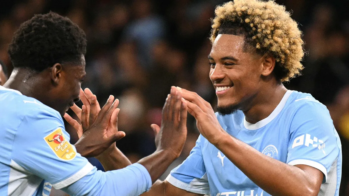 17-jähriger Deutscher Floyd Samba trifft beim ManCity-Debüt zweimal