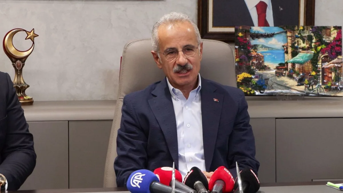 Il ministro Uraloğlu afferma che Istanbul ha bisogno di 1000 chilometri di metro
