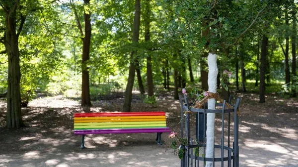 Herdenkbank in Berlijn voor CSD-slachtoffers opnieuw beklad