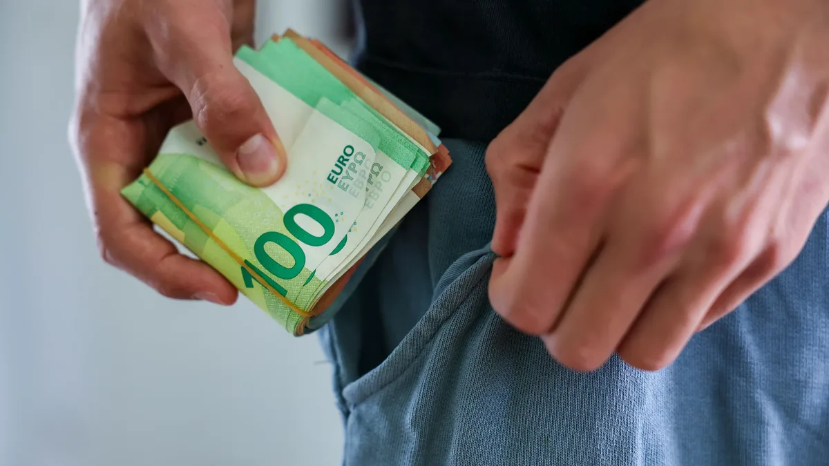 German Households Saved Nearly One-Fifth of Their Income in 2025