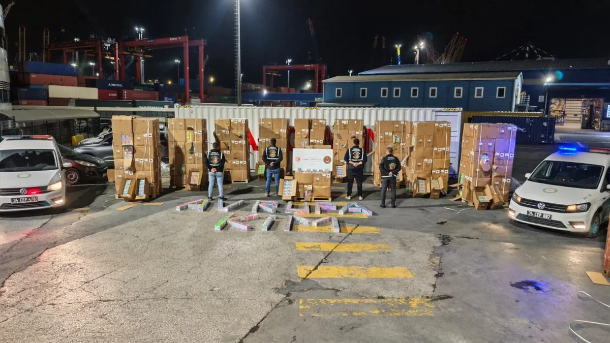 La dogana turca sequestra a Istanbul 142.100 dispositivi per sigarette elettroniche del valore di 310,5 milioni di lire