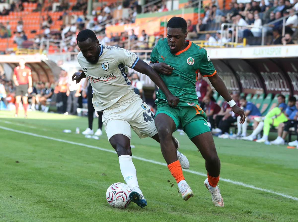Alanyaspor y Erzurumspor FK empatan 0-0 en la Süper Lig turca
