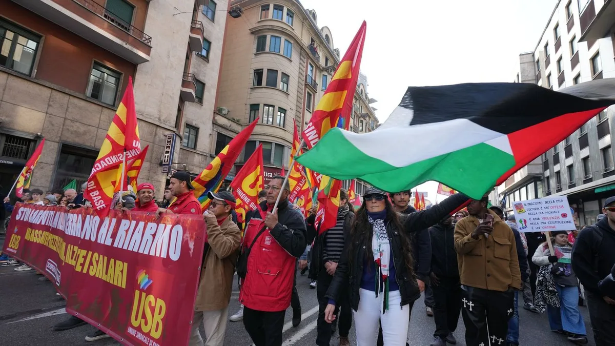 Meer dan 100.000 mensen protesteren in Italië tegen Meloni te midden van stakingen en inflatie