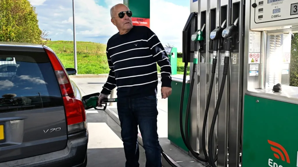 Nederlandse benzineprijzen dalen bijna 20 cent vanaf record ondanks stijgende olieprijzen