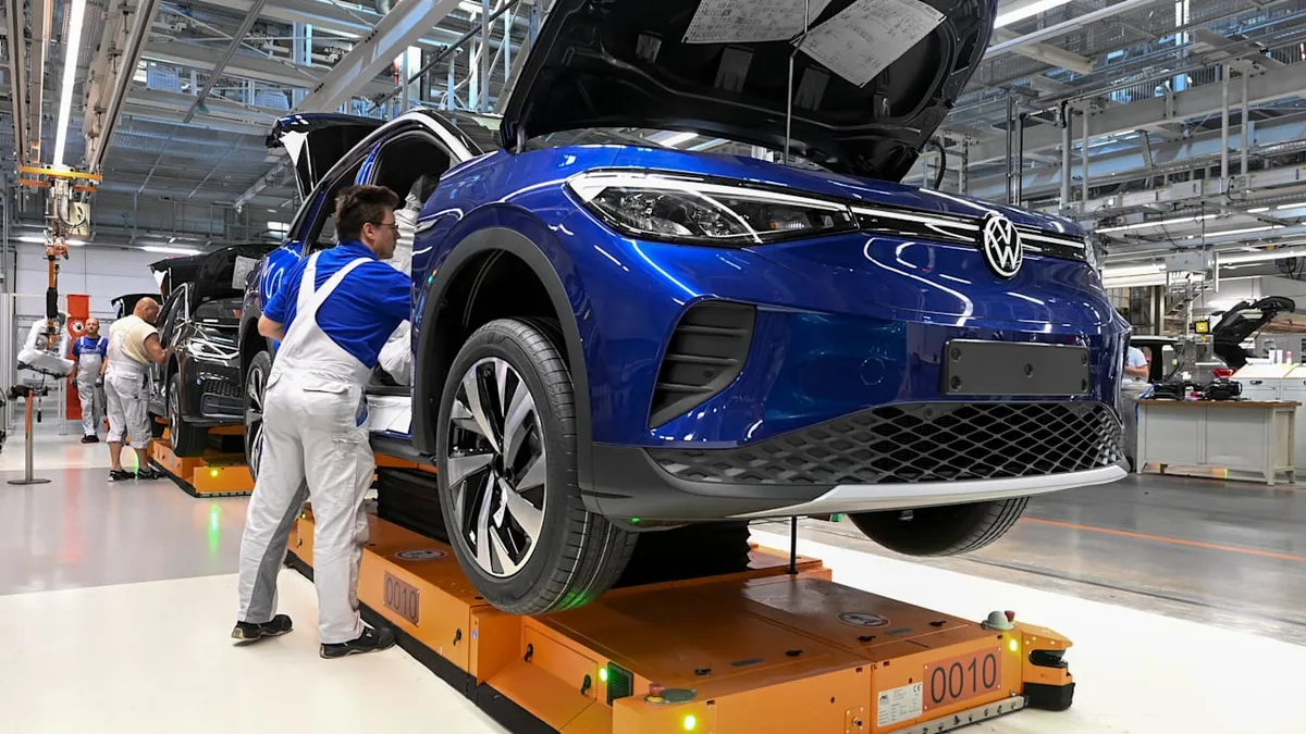 Volkswagen Plans 12,000 More Job Cuts as IG Metall Threatens Strike