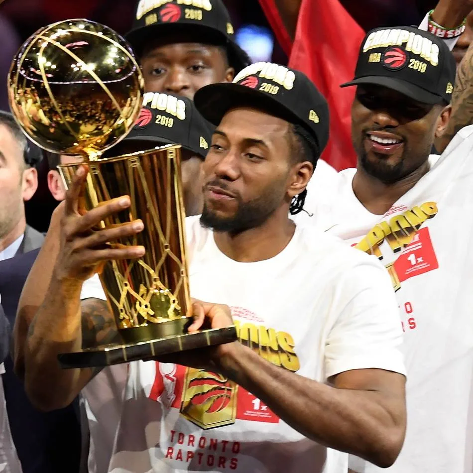 Kawhi Leonard tekent 100 miljoen dollar contract na straf voor Clippers
