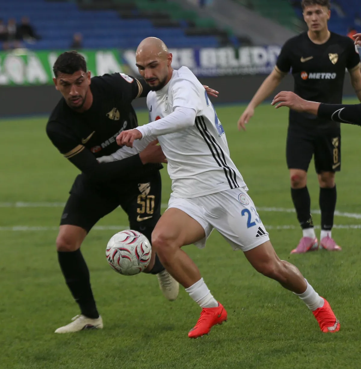 Rizespor besiegt Boluspor mit 3-0 im Freundschaftsspiel