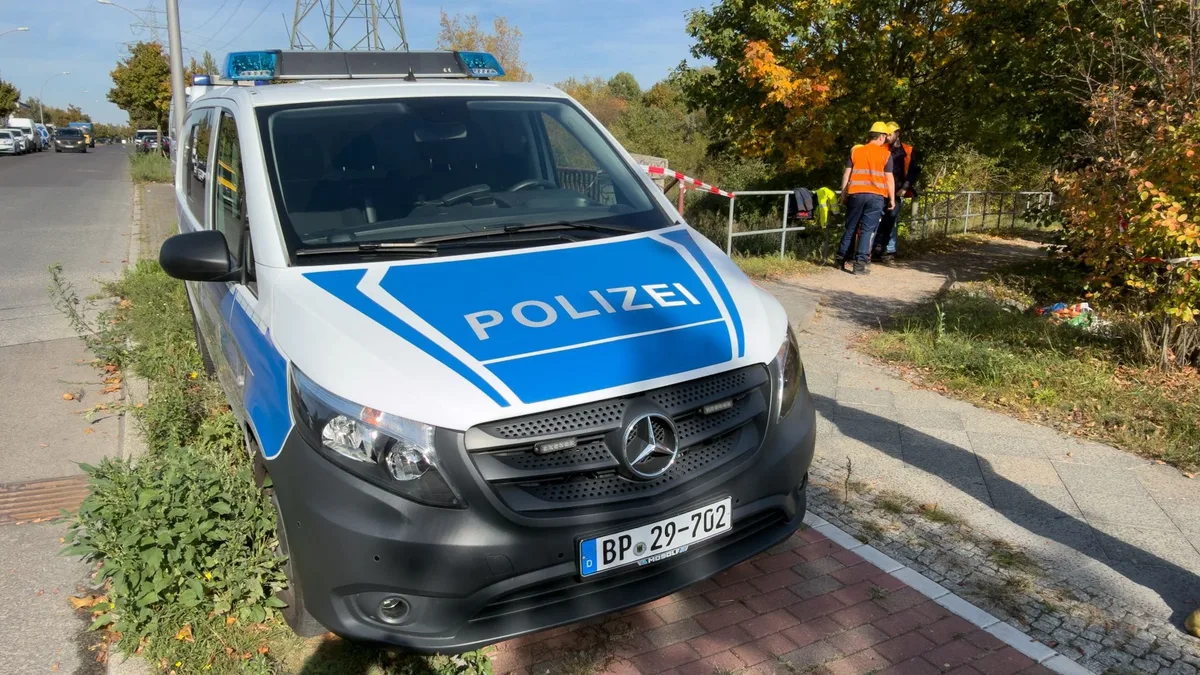 Indagini in corso per possibile incendio doloso dopo il rogo a Berlino-Marzahn
