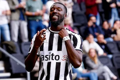 Heracles Almelo Secures 2-0 Victory Over Vitesse, Strengthens Lead in KKD