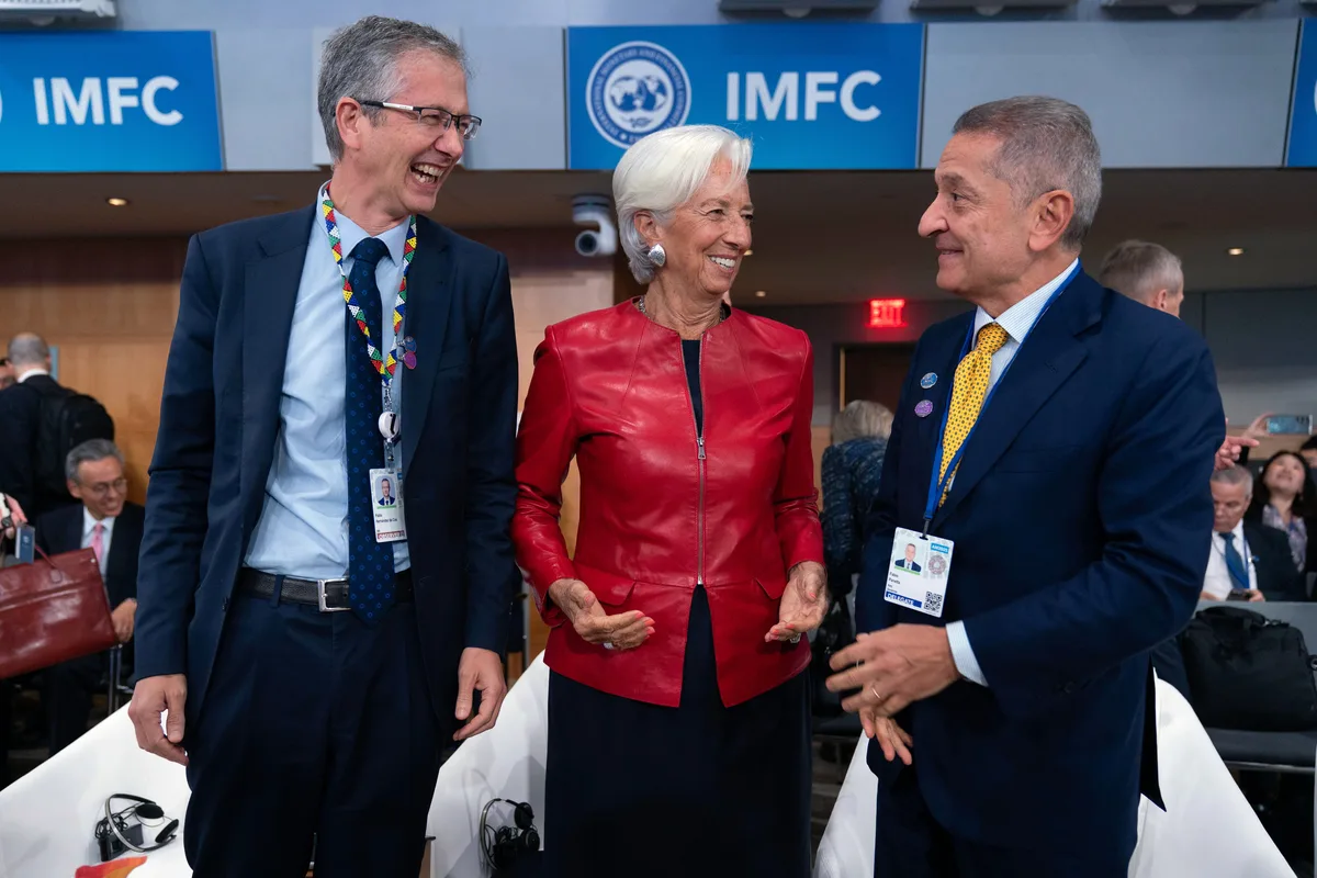 Pablo Hernández de Cos Leads Economist Survey as Favorite to Succeed Christine Lagarde at ECB
