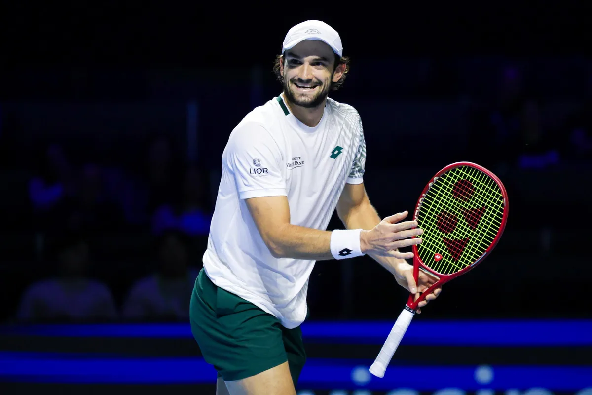 Valentin Vacherot verslaat Holger Rune en bereikt de halve finales van de ATP 500 in Basel