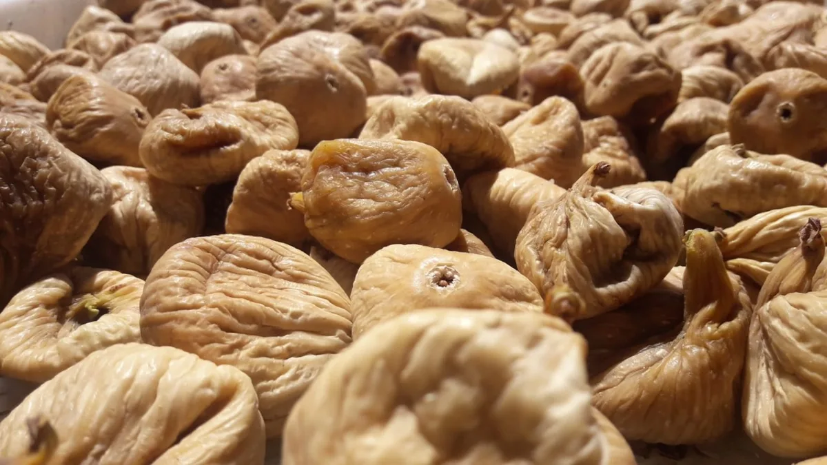 Three Tons of Chemically Bleached Figs Seized in İzmir’s Ödemiş District