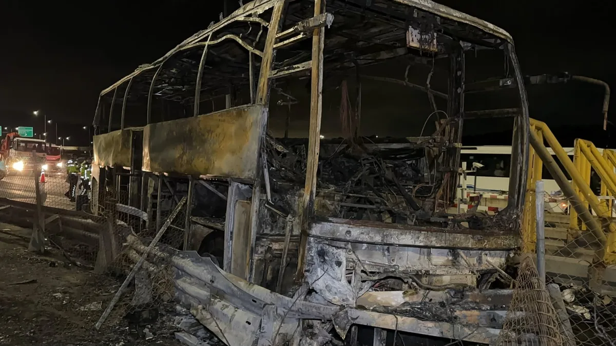 Eyüpsultan Bus Fire Claims Third Victim as Injured Passenger Dies