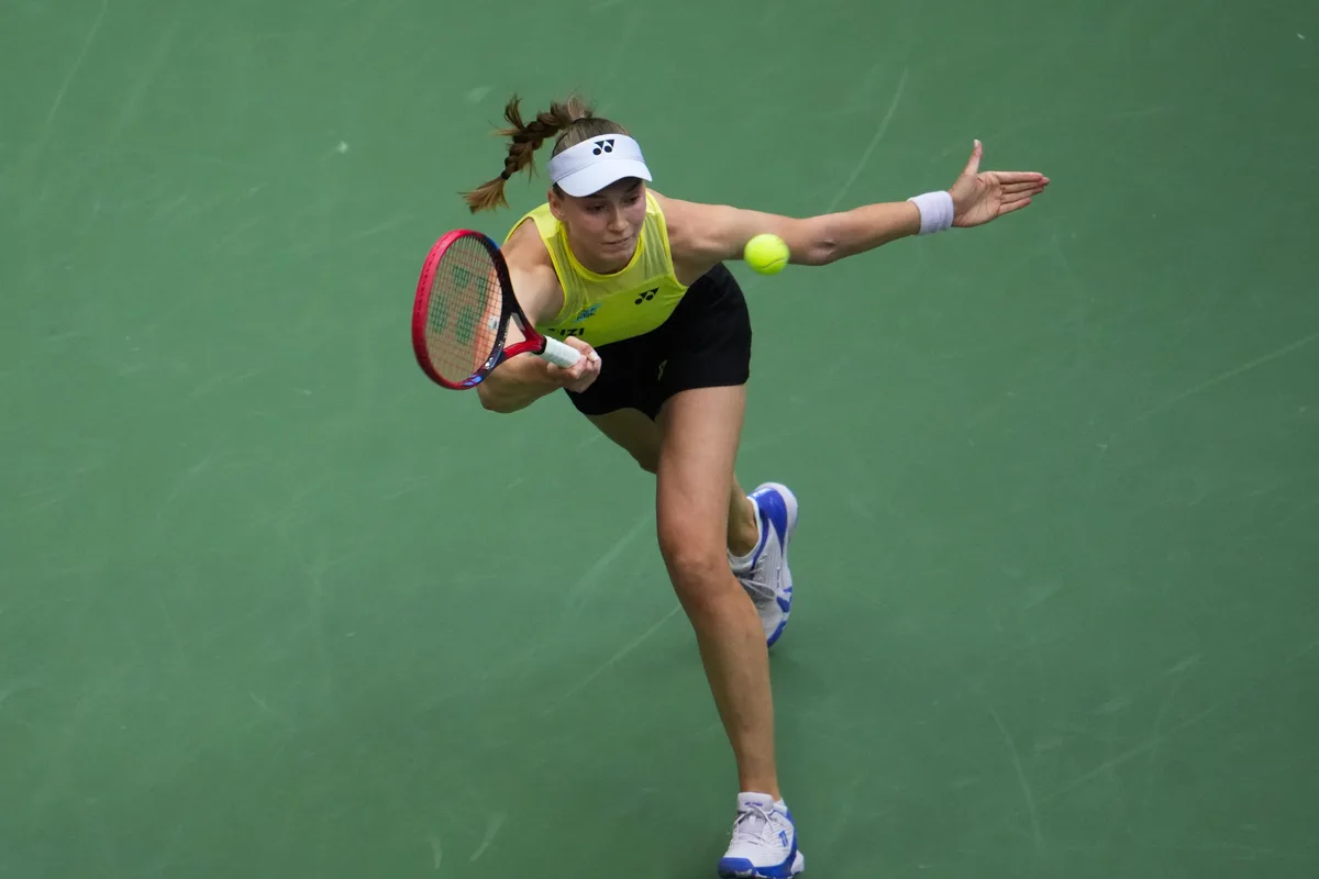 Elena Rybakina déclare forfait pour son quart de finale du WTA 500 de Tokyo en raison d’une blessure au cou