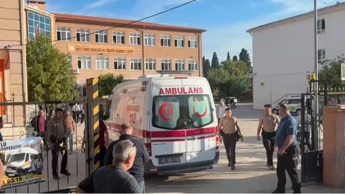 Manisa'daki okulda silahlı saldırı: Birkaç öğrenci yaralandı