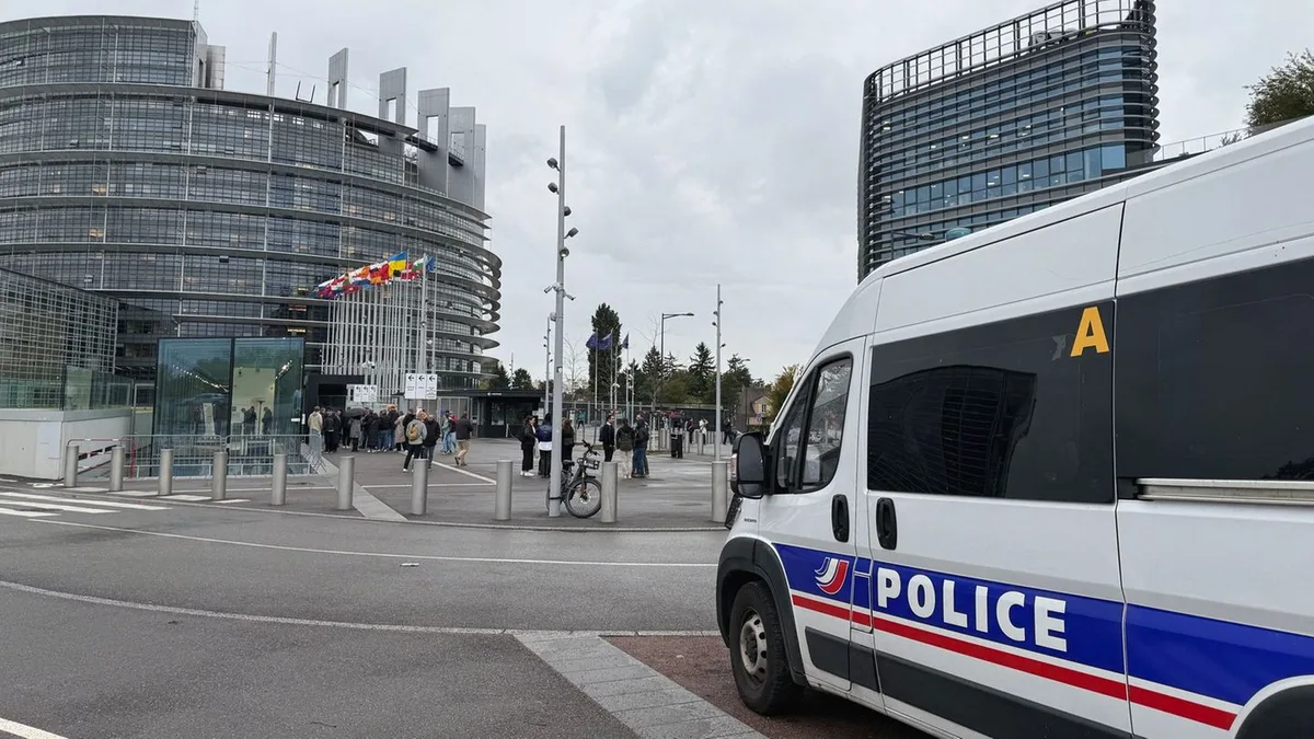 Investigadores de la UE registran oficinas de un antiguo grupo de derecha del Parlamento Europeo por el uso de fondos públicos