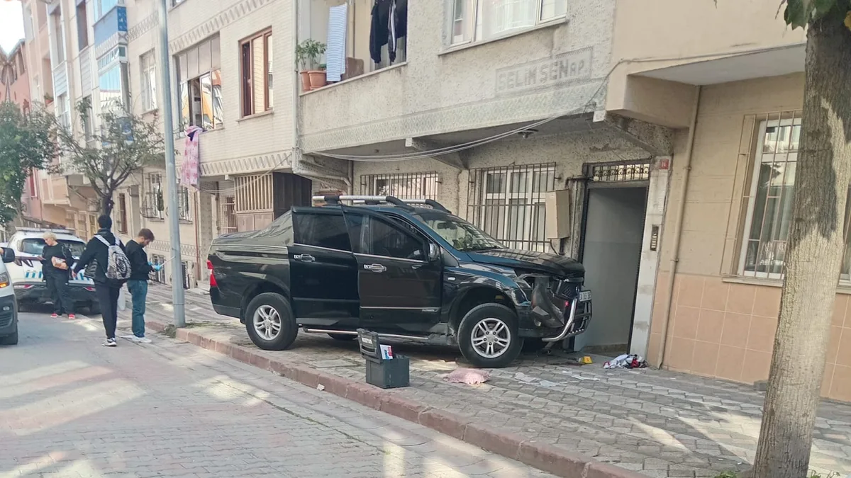 Uomo muore dopo essere stato investito dall’auto della compagna durante una manovra di parcheggio a Istanbul