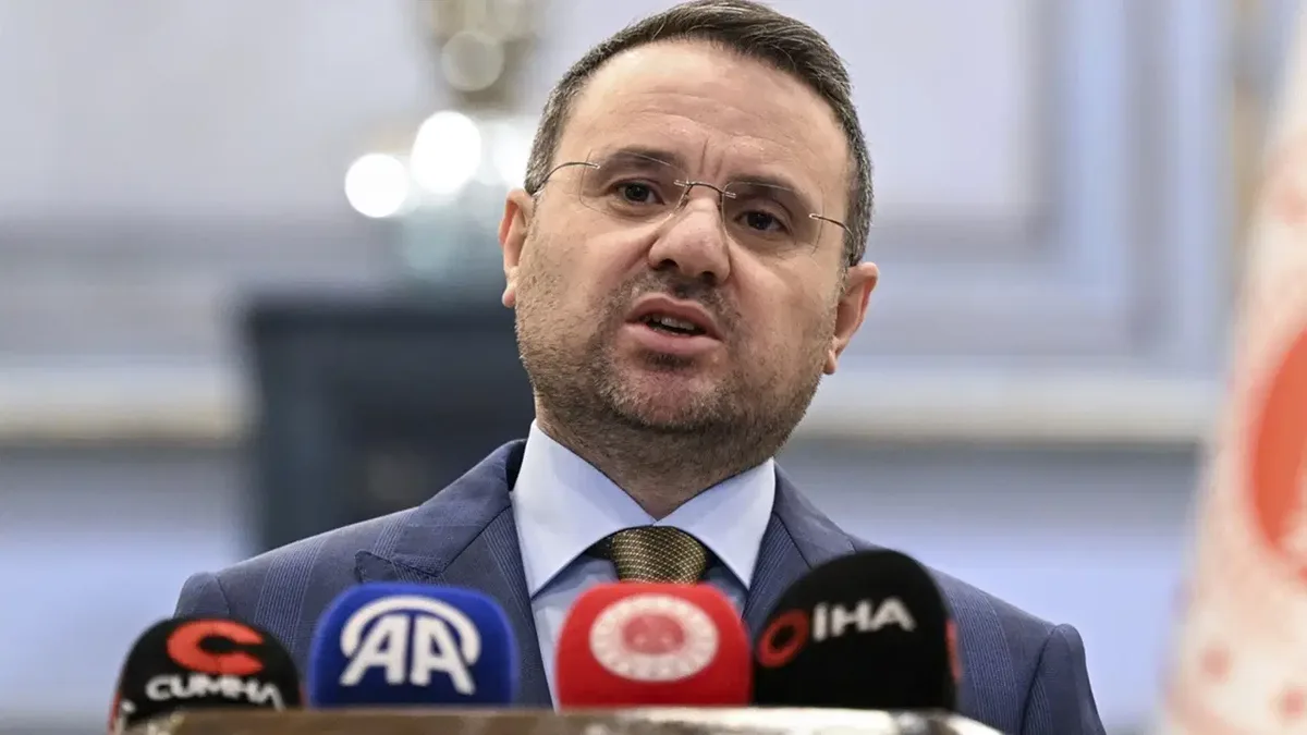 Justitieminister Akın Gürlek meldt 294 criminelen terug naar Turkije in 2026