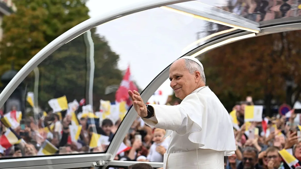 700,000 Attend Papal Mass in Paris Celebrating Pope Leo XIV
