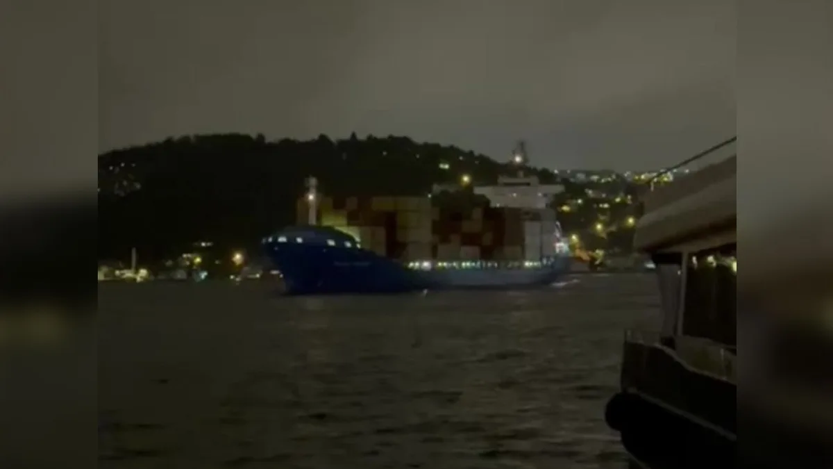147-Meter Cargo Ship Rescued After Drifting in Istanbul Strait