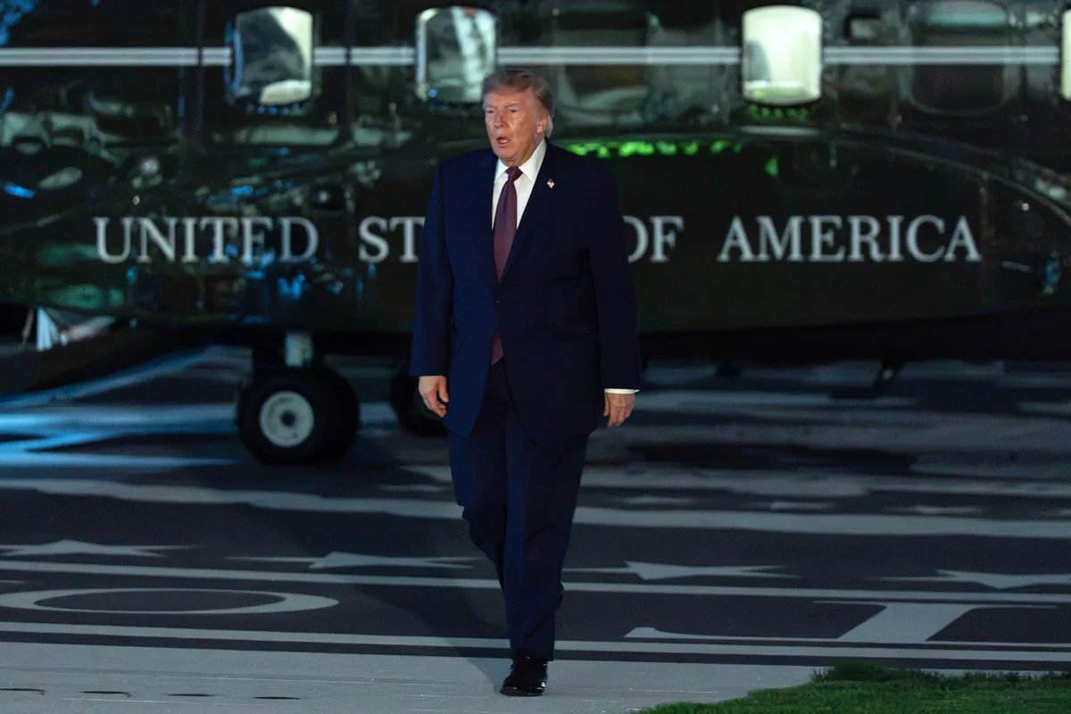 Trump veröffentlicht die Handynummer von Senator Tom Cotton wegen Stillstand beim Gesetz zur Sommerzeit