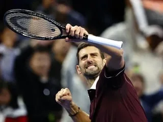 Novak Djokovic avanza a cuartos de final en Pekín con una dura victoria