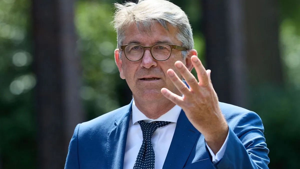 Wolfram Weimer Warns SPD Against Red-Green-Red Coalition in Berlin