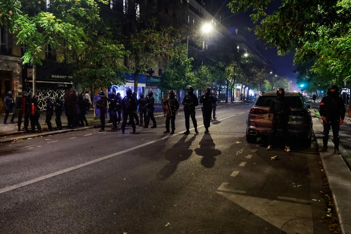 Paris Court Overturns Night Curfew for Minors in Parts of the City