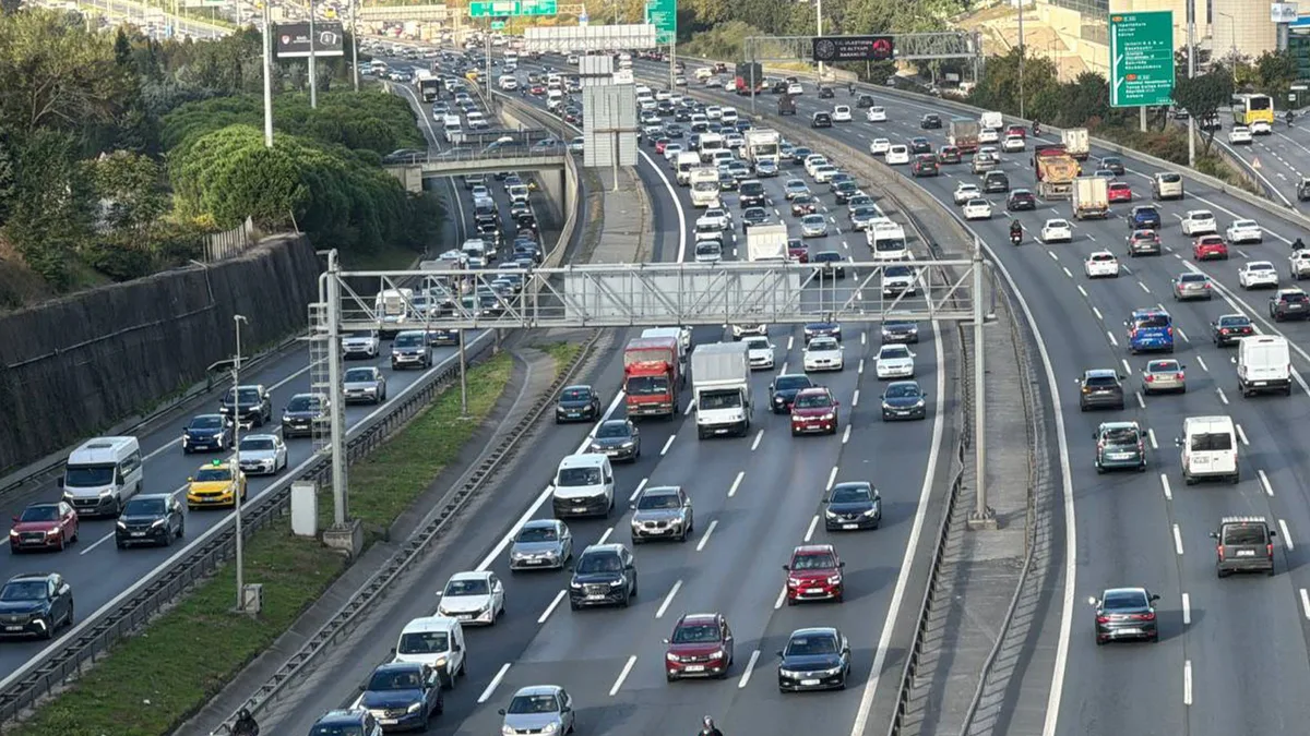 Istanbul Traffic Congestion Reaches 80% During Friday Evening Commute