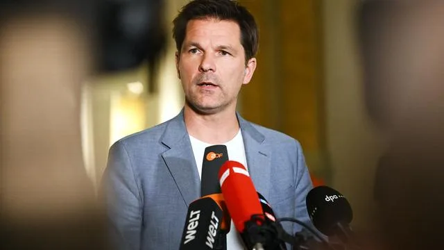 Berlijnse SPD-leider Steffen Krach zegt dat gesprekken met de CDU „erg laat” komen