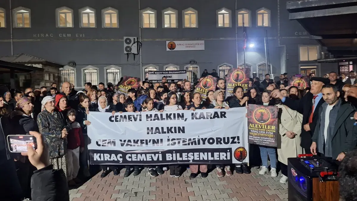 Residents Protest Eviction Order for Kıraç Cemevi in Istanbul’s Esenyurt District