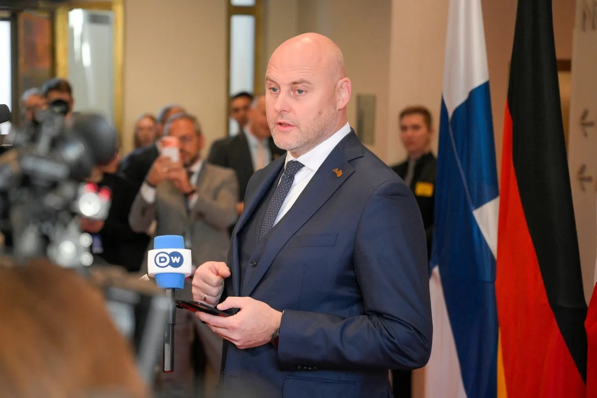 I lettoni votano per un nuovo parlamento tra preoccupazioni per l'aggressione russa