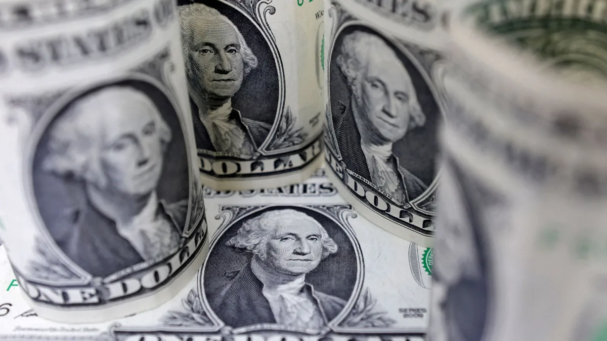 Het netto tekort aan vreemde valuta van Turkse niet-financiële bedrijven steeg in juli met 5 miljard dollar