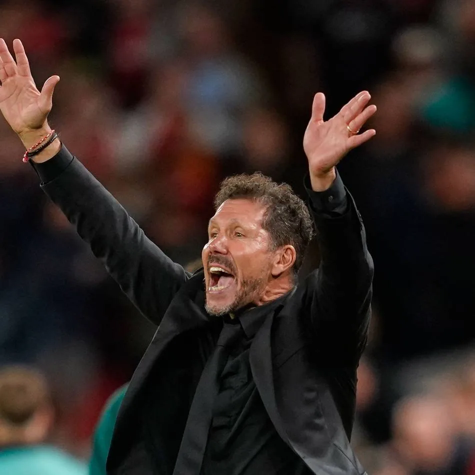 Stuttgarts Trainer Sebastian Hoeneß trifft im Champions-League-Duell auf Diego Simeone
