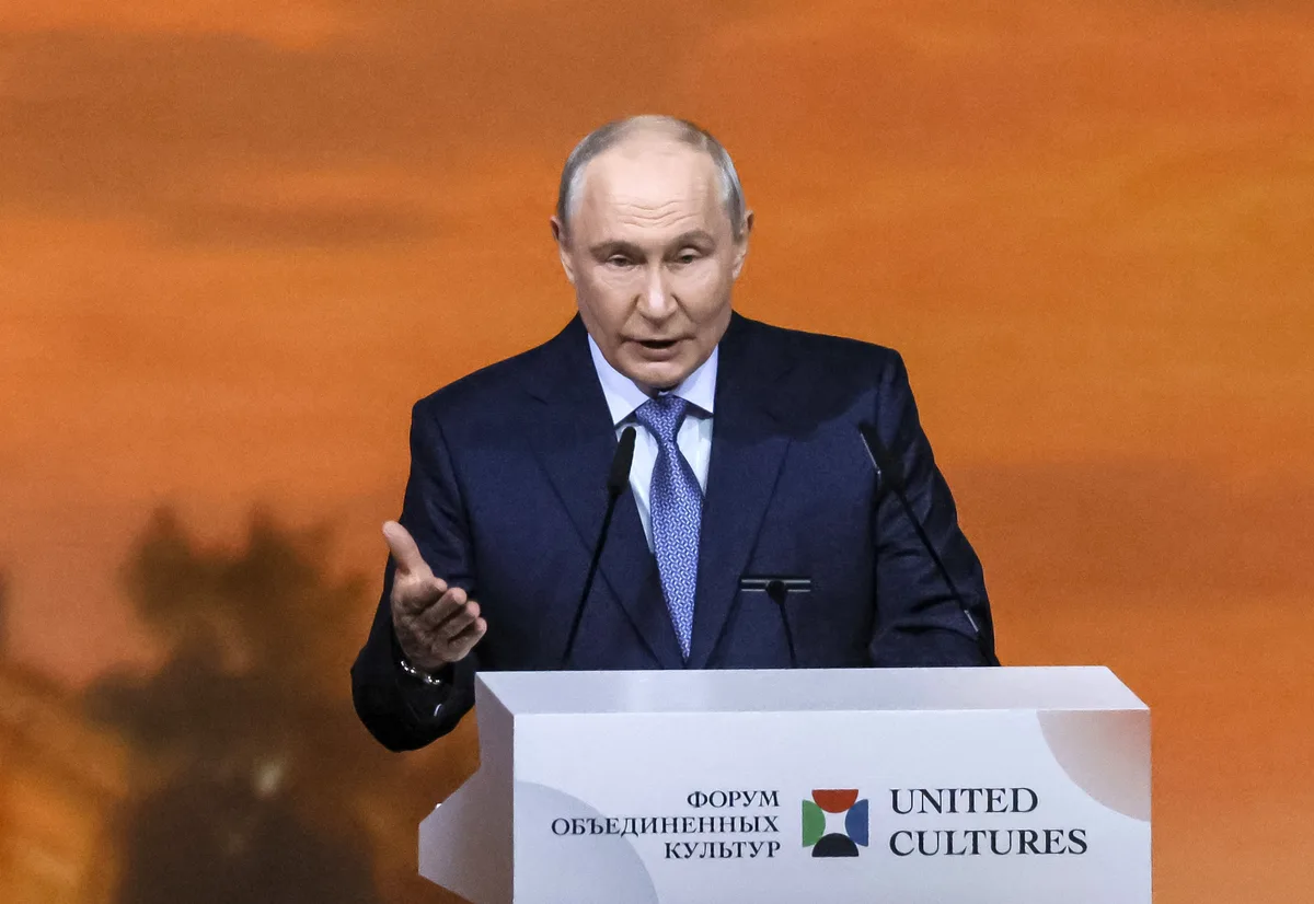 Putin Claims Russia Is Not Preparing for Conflict with Europe Amid NATO Concerns