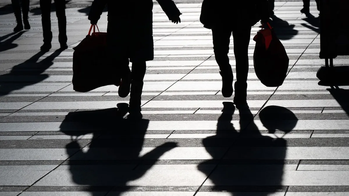 Los consumidores alemanes siguen siendo cautos pese a la mejora de las perspectivas económicas