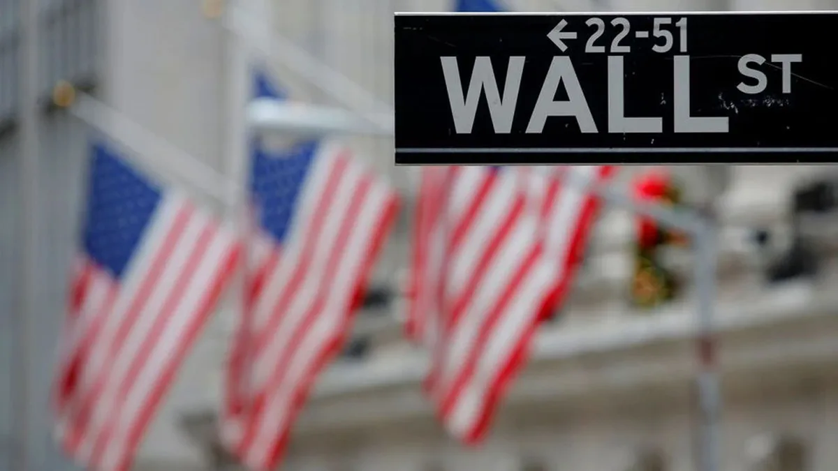 La Borsa di New York apre in ribasso a causa dell'aumento dei prezzi del petrolio e dei rendimenti obbligazionari