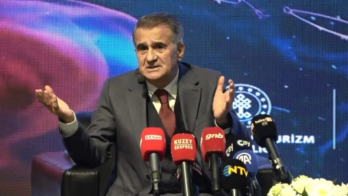 Şenol Güneş zegt dat de bondscoach van Turkije Turks zou moeten zijn