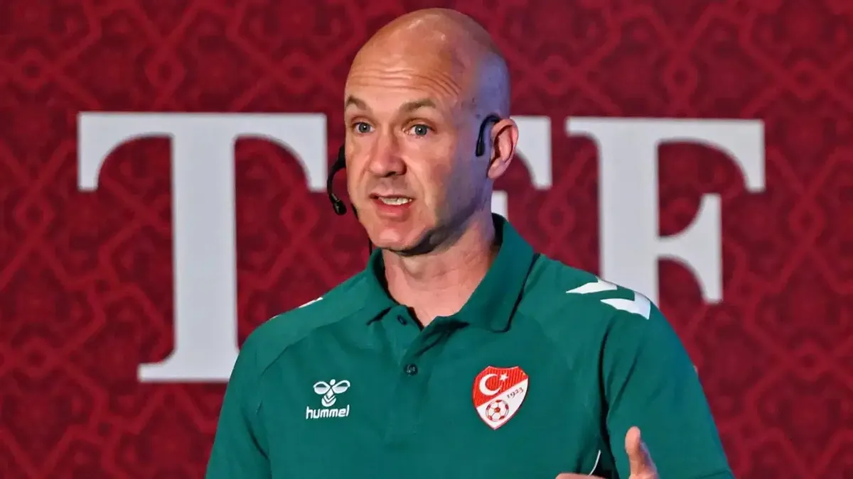 La Federcalcio turca annuncia una modifica regolamentare dopo l’esame delle decisioni arbitrali da parte di Anthony Taylor