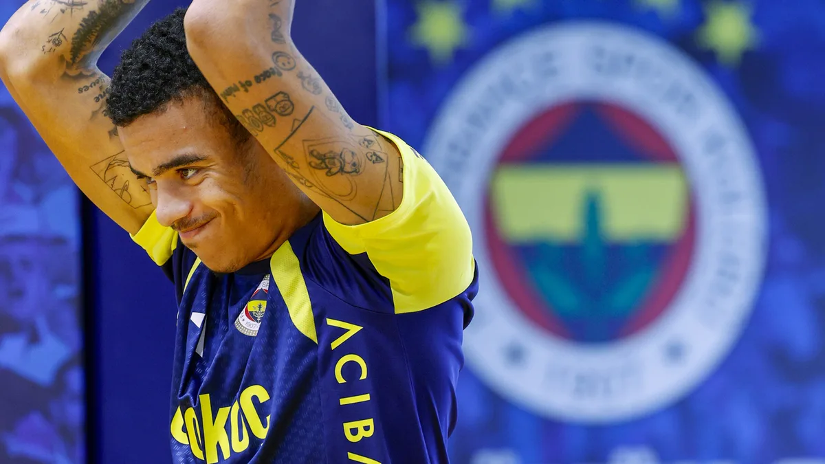 Fenerbahçe poursuit ses préparatifs pour le match contre Çaykur Rizespor