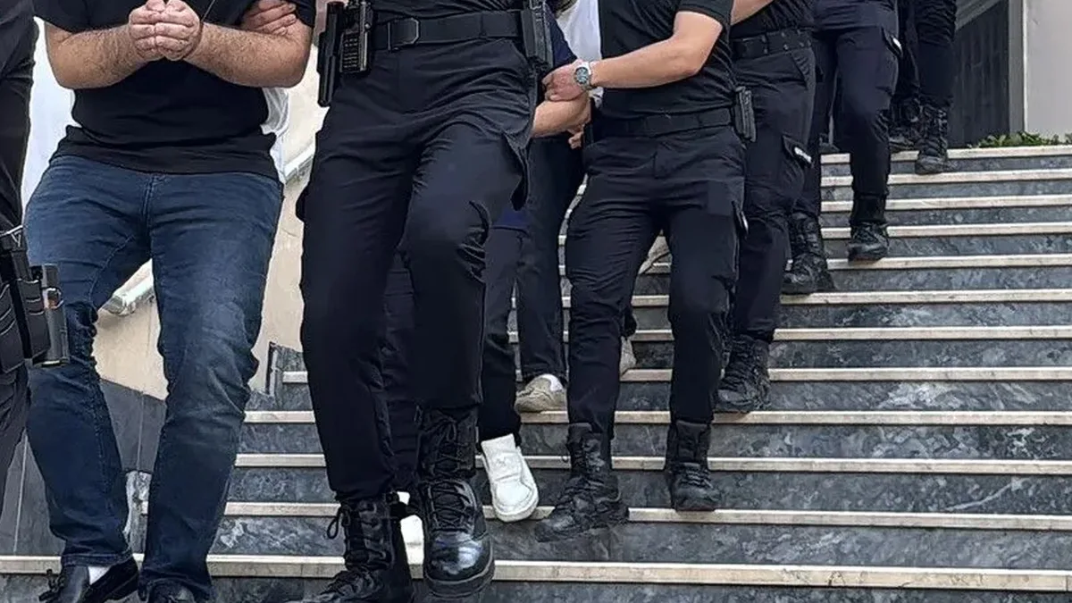 Turkey Arrests 10 in FETÖ Operation Across Three Provinces, Seizes Cash and Gold